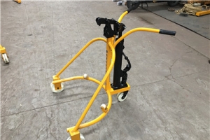 你了解手動(dòng)油桶搬運(yùn)車的6個(gè)特點(diǎn)嗎？