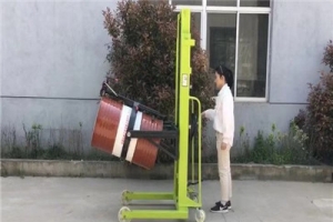 手動油桶搬運堆高車在使用中會出現(xiàn)哪些問題？如何快速解決？