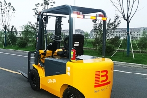 3噸電動叉車蓄電池外殼破損怎么辦？