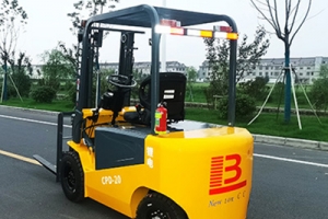 江蘇電動(dòng)叉車廠家如何建立正確的服務(wù)心態(tài)？
