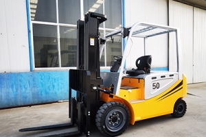 電動(dòng)叉車(chē)拆解機(jī)械的基本方法