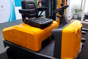 2t電動(dòng)牽車(chē)完整狀態(tài)下的技術(shù)檢查