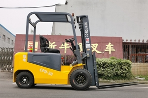 提升物流效率：四輪平衡重式內(nèi)燃叉車槽鋼設計與應用分析